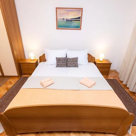 Geranium Apartment *