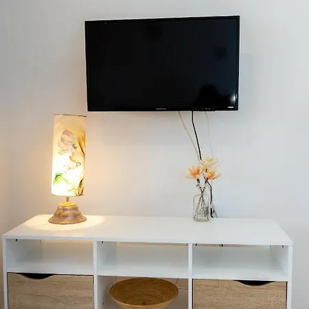 Geranium Apartment *